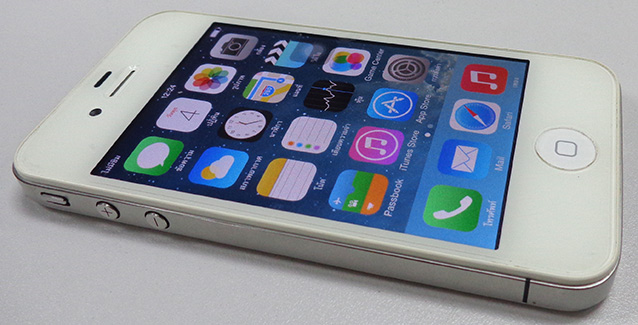 iPhone4 ของแท้ 16GB สีขาว สภาพสวยเทพ มีกล่อง  พร้อมอุปกรณ์