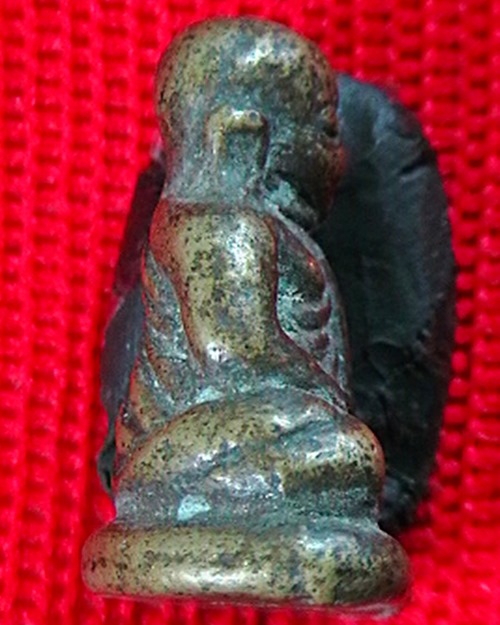 พระผง  หลวงพ่อคล้าย วัดสวนขัน ไม่ทราบรุ่น  เนื้อหาดีครับ