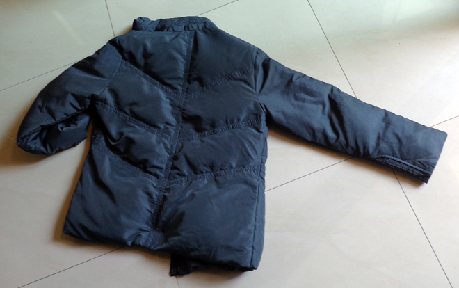 เสื้อแจ็กเก็ดแบรนด์ดัง DAKS สวยๆ ใส่กันหนาว หรือเอาไปเมืองนอกก็แจ่มครับ ลดไปเลยเจ็ดพัน 