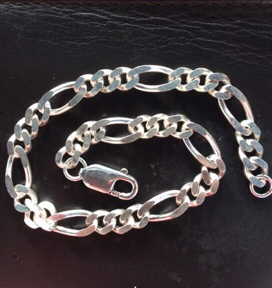 สร้อยข้อมือเงินแท้ 92.5% ลายฟิกาโร่ สินค้าใหม่มือ 1 รับประกันเงินแท้ -หนัก 10.5 กรัม ยาว 8 นิ้ว 