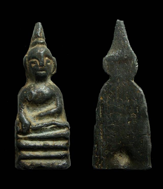 เชียงแสนเดี่ยว เนื้อตะกั่วสนิมแดง ด้านหลังมีจารภาษาเหนือ