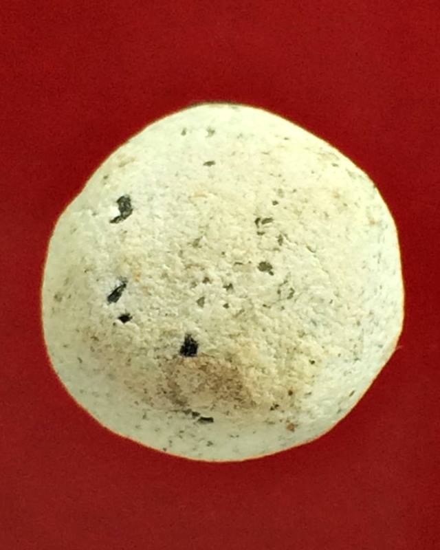 ลูกอมผงพุทธคุณ หลวงพ่อเงินวัดดอนยายหอม