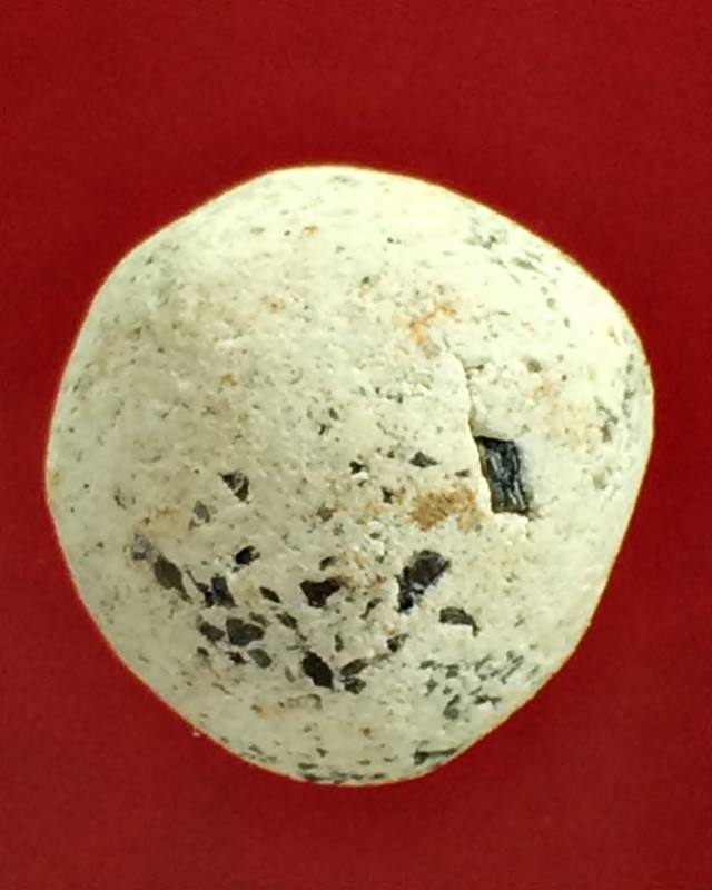 ลูกอมผงพุทธคุณ หลวงพ่อเงินวัดดอนยายหอม