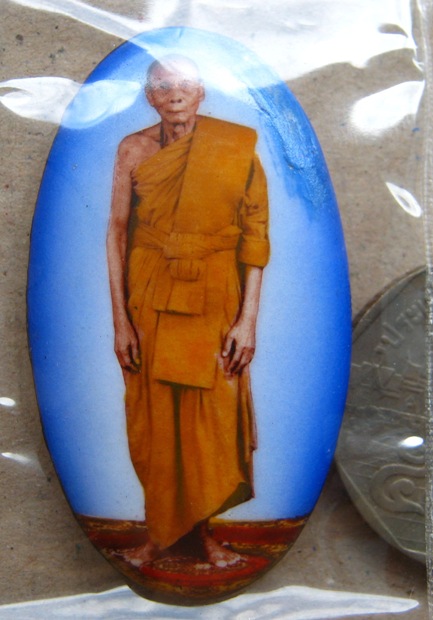 ล็อคเก็ต เต็มองค์ ที่ระลึกกฐิน ปี2556 หลวงพ่อเพี้ยน วัดเกริ่นกฐิน จ ลพบุรี ปลุกเสก ออกวัดท่าโขลง