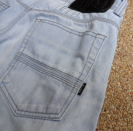 ยีนส์ eloq ของแท้ 100% เอว32ครับ