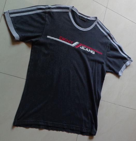 เสื้อ DKNY ของแท้ ขนาดเบอร์ L ครับ