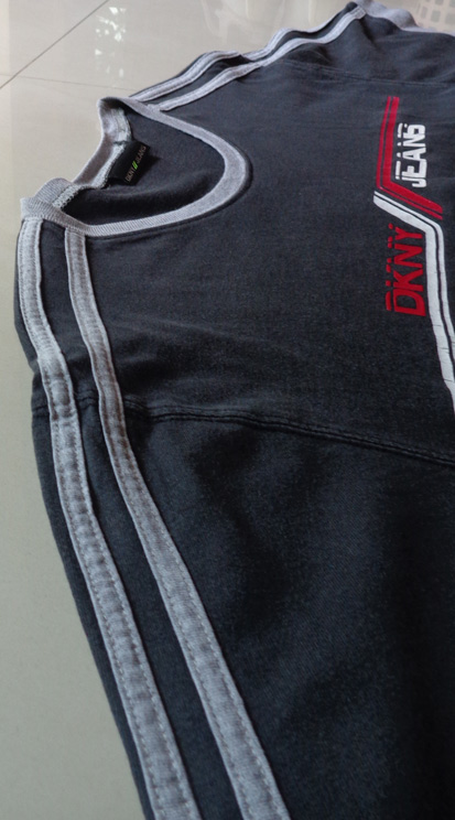 เสื้อ DKNY ของแท้ ขนาดเบอร์ L ครับ