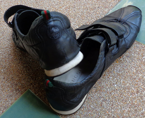 รองเท้า GUCCI ของแท้ หนังดำ สวยๆครับ แบรนด์ระดับเทพ Made in Italy แท้ๆ