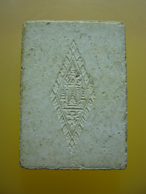 พระพุทธชินราช วัดพระศรีรัตนมหาธาตุ จ.พิษณุโลก เนื้อผงปัดทอง หลังอกเลา