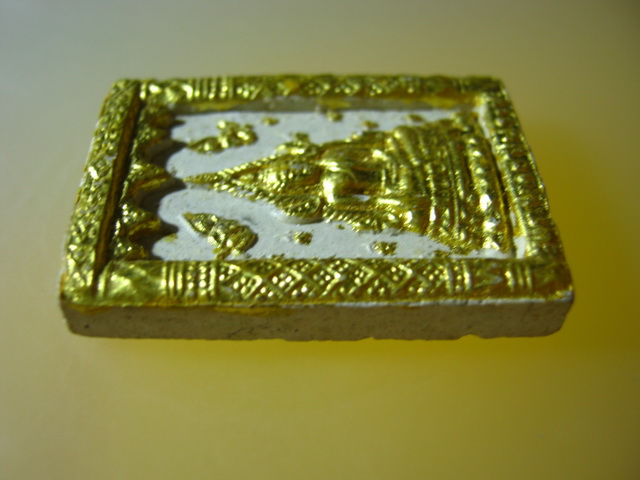 พระพุทธชินราช วัดพระศรีรัตนมหาธาตุ จ.พิษณุโลก เนื้อผงปัดทอง หลังอกเลา