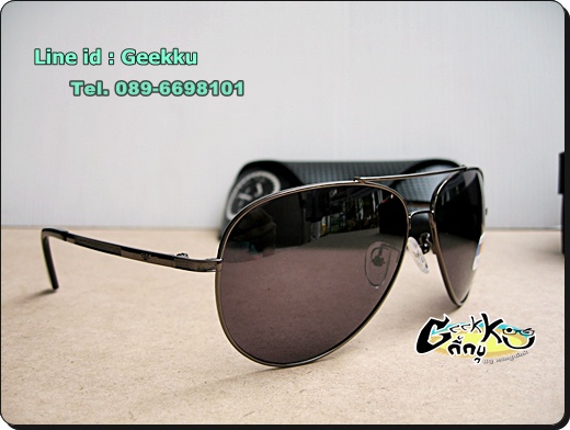 แว่นกันแดด พร้อมกล่องตามรูปค่ะ เลนส์เป็นเลนส์ Polarized แว่นอย่างเท่ห์ น้ำหนักเบาค่ะ