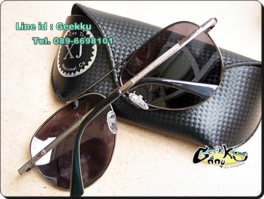 แว่นกันแดด พร้อมกล่องตามรูปค่ะ เลนส์เป็นเลนส์ Polarized แว่นอย่างเท่ห์ น้ำหนักเบาค่ะ