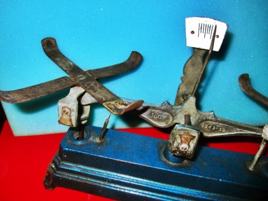 ตาชั่งโบราณ...  