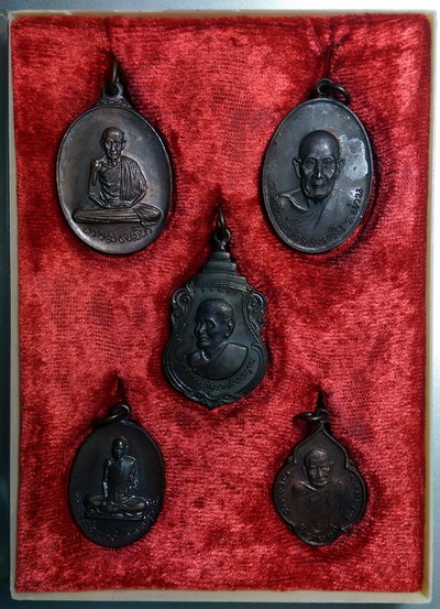 พระชุดวัดพลับพลา นนทบุรี ปี2521