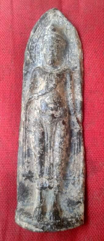 พระร่วงรางปืน เก่ามากไขขึ้นทั่วองค์ บุกมาจากรังตำรวจครับ