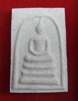 พระสมเด็จ ล.พ.แดง วัดเขาบันไดอิฐ เพชรบุรี ปี 2537 เนื้อขาว สภาพสวย กล่องเดิม จำนวน 2 องค์