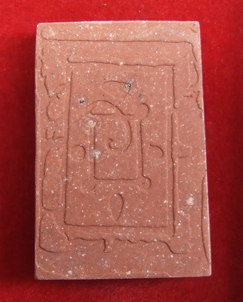 พระสมเด็จ ล.พ.แดง วัดเขาบันไดอิฐ เพชรบุรี ปี 2537 เนื้อแดง สภาพสวย กล่องเดิม จำนวน 2 องค์