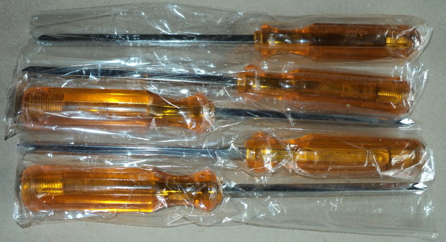 ไขควงแฉกขนาด 5 นิ้ว 5 อัน 100 บาท สินค้าใหม่ แต่ค้างสต๊อค ที่ร้าน เก่าเก็บ เคาะเดียว