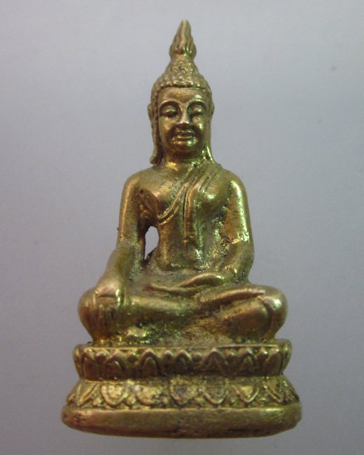 รูปหล่อพระพุทธ ไม่ทราบที่ครับ