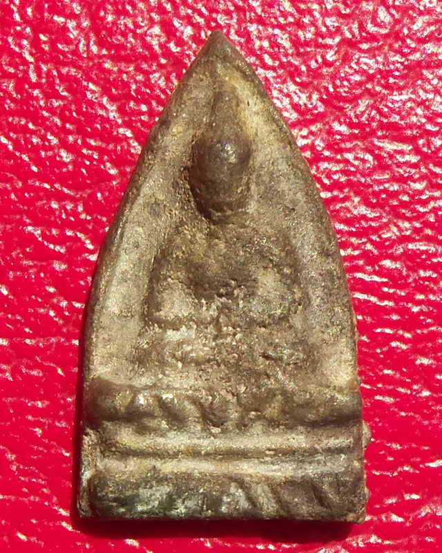 พระร่วงนั่งใบขี้เหล็ก กรุวัดพระศรีมหาธาตุ ลพบุรี