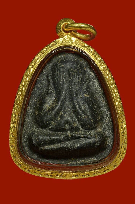 พระปิดตาปลดหนี้ หลังยันต์นะ หลวงปู่โต๊ะ เนื้อผงใบลาน