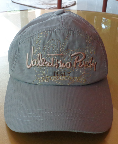 หมวก Valentino Rudy ITALY Extreme Sports ของแท้ครับ  ปักด้านหน้าอย่างสวย