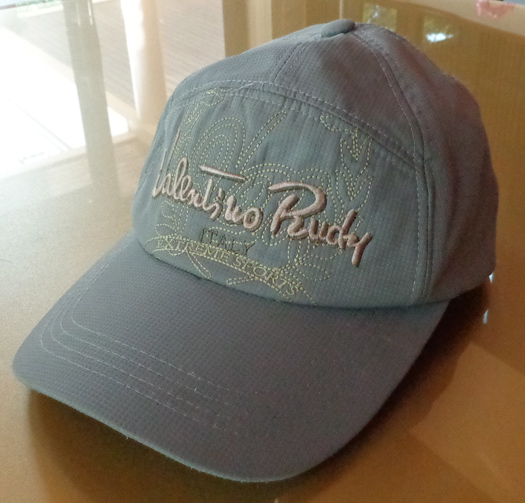 หมวก Valentino Rudy ITALY Extreme Sports ของแท้ครับ  ปักด้านหน้าอย่างสวย