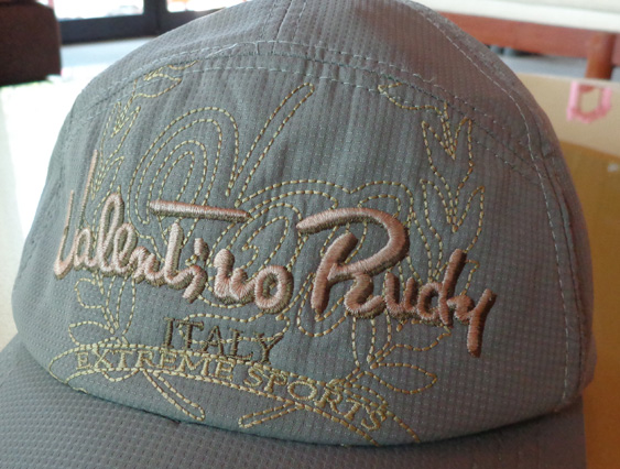 หมวก Valentino Rudy ITALY Extreme Sports ของแท้ครับ  ปักด้านหน้าอย่างสวย