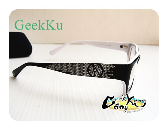   กรอบแว่นตา GAP ทรงกรอบเต็มสีดำด้านในสีขาว