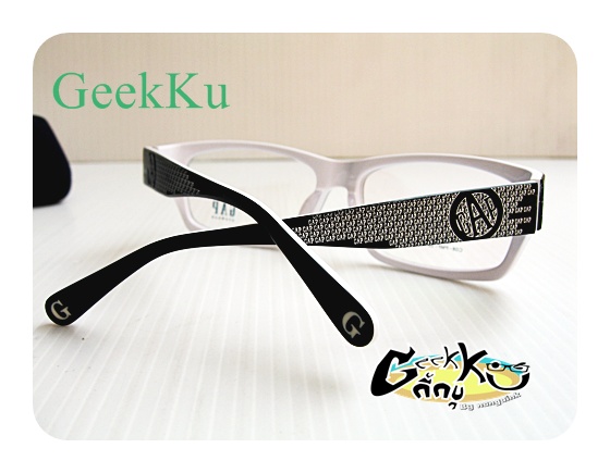   กรอบแว่นตา GAP ทรงกรอบเต็มสีดำด้านในสีขาว