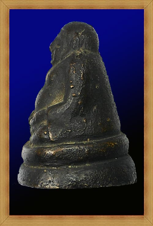 พระสังกัจจายน์หล่อโบราณ รุ่นแรก วัดสังข์กระจายวรวิหาร เนื้อทองผสม สร้างราวปี พ.ศ.2495-2499 ดินไทย