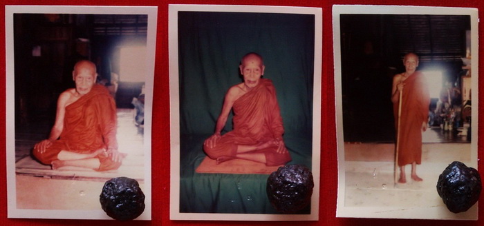 ( 3 ชุด )..ลูกอมชานหมาก+รูปภาพ(ตอกโค๊ด)พ่อท่านมุ่ย วัดป่าระกำเหนือ เมืองนครศรีธรรมราช ราคาเบาๆ