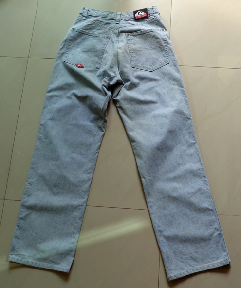 กางเกงยีนส์ QUIKSILVER ของแท้ แบรนด์ดัง มาแล้วครับ ตัวนี้เอว 30 ครับ