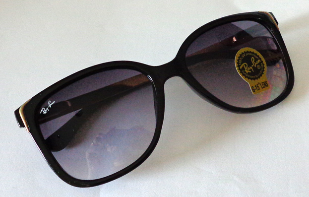 แว่นกันแดด RAYBAN บอดี้ดำ ขาสี ถูกสุดๆ