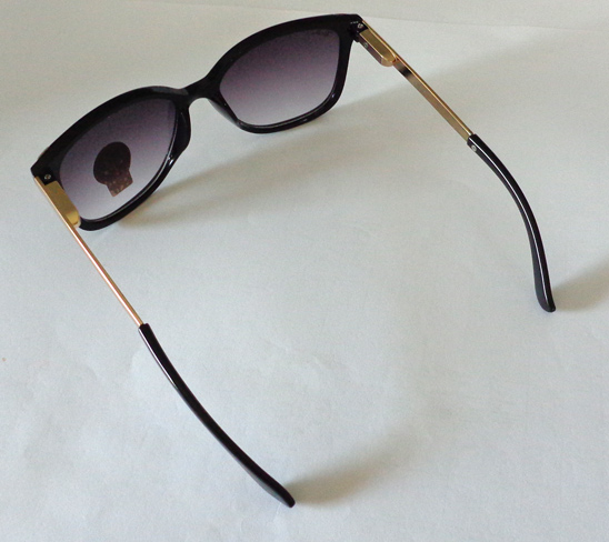 แว่นกันแดด RAYBAN บอดี้ดำ ขาสี ถูกสุดๆ