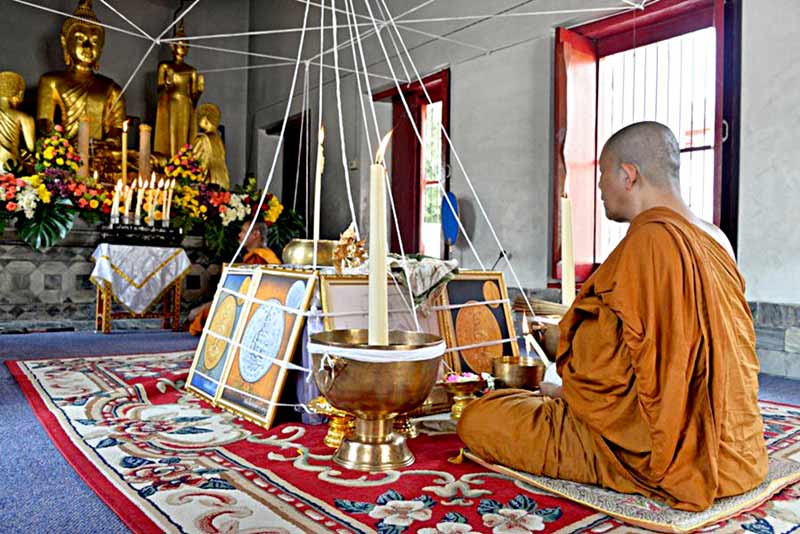 เหรียญอิติปิโสหน้าทอง เนื้อทองแดง อาจารย์ธรรมนูญ (อ.ติ๋ว) วัดมณีชลขัณฑ์.... เคาะเดียวแดง