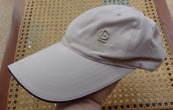 หมวก Guy Laroche กีลาโรช แบรนด์ดังฝรั่งเศสที่รู้จัดกันดี PARIS สวยๆสีน้ำตาลอ่อน ปักโลโก้นูน