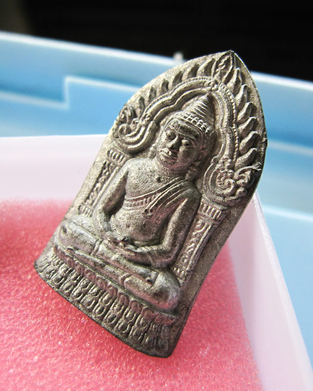 เหรียญหล่อซุ้มขุนพลเล็ก เนื้อชินปรอท หลวงพ่ออุ้น สุขกาโม วัดตาลกง จ.เพชรบุรี มีจารด้านหลัง ปี 2544