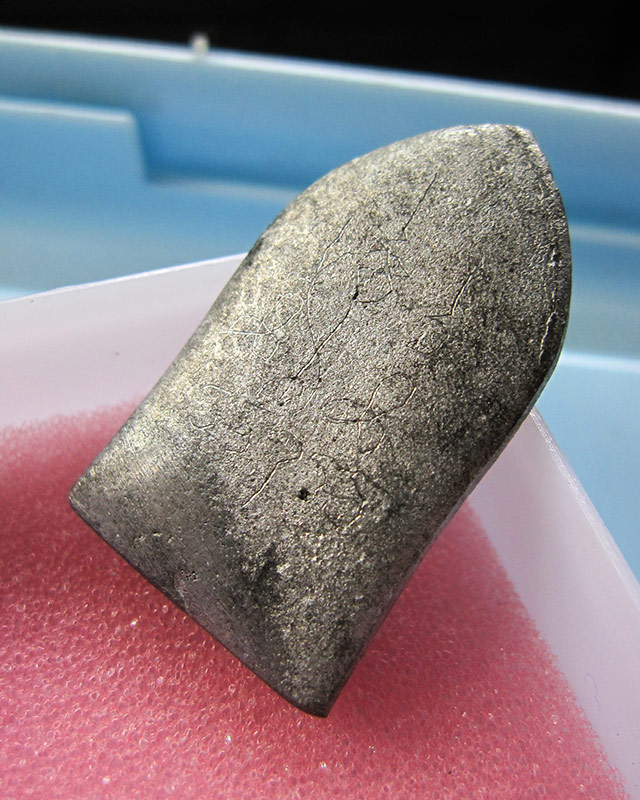 เหรียญหล่อซุ้มขุนพลเล็ก เนื้อชินปรอท หลวงพ่ออุ้น สุขกาโม วัดตาลกง จ.เพชรบุรี มีจารด้านหลัง ปี 2544