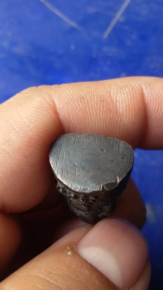 รูปหล่อหลวงปู่ทอง วัดราชโยธา หลัง จ รุ่น1 นิยมแขนทะลุมีกริ่ง