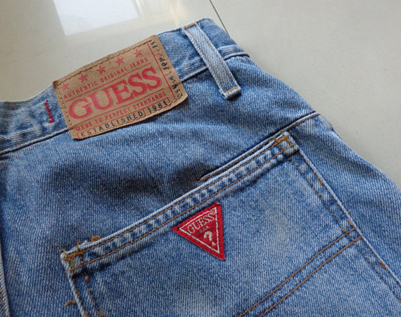 ยีนส์ GUESS ของแท้ แบรนด์ดังอเมริกาครับ เอว32 ,ผ้า cotton 100% ดีไซน์กระเป๋าหน้าและด้านข้างเอวสวยมาก