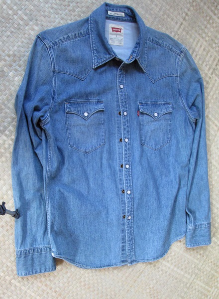 เสื้อยีนส์ Levis