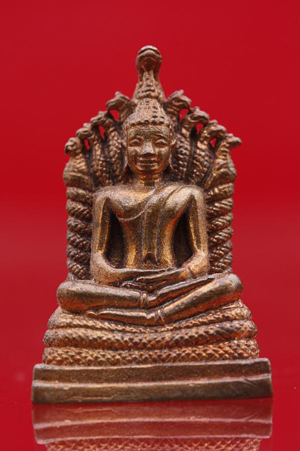 รูปหล่อพระปางนาคปรก พระธาตุบังพวน