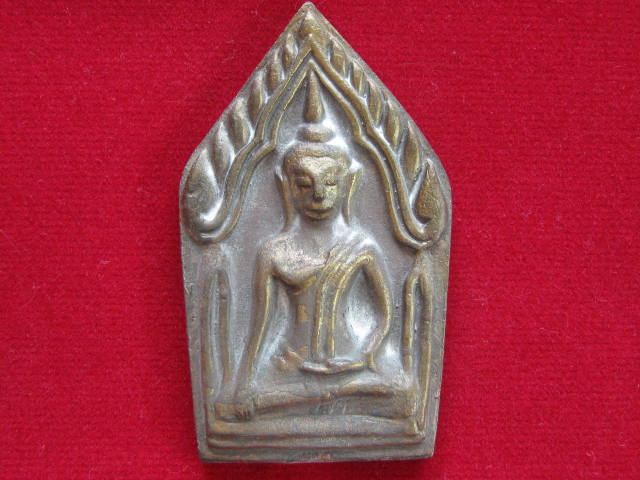 ขุนแผนรุ่นแรก หลวงพ่อคง วัดกลางบางแก้ว เนื้อสำริดหล่อโบราณ...