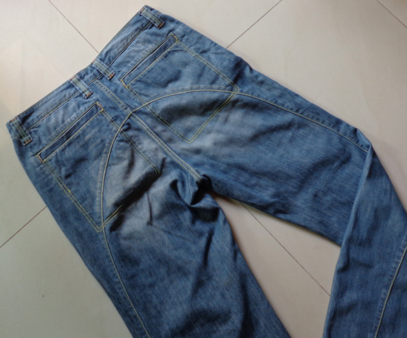 กางเกงยีนส์ BRUINS JEANS ของแท้ สไตล์อเมริกัน มาแล้วครับ ตัวนี้เอว 31 ครับ