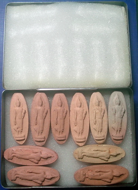 *** พระลีลา 25 ศตวรรษ จัดไป 10 องค์...พร้อมกล่องใส่ครับ *** 