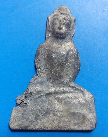 พระอู่ทองนั่ง ชินเงิน มีรอยเนื้อระเบิดบางๆ ดูง่าย