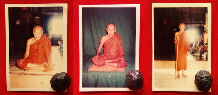( 3 ชุด )..ลูกอมชานหมาก+รูปภาพ(ตอกโค๊ด)พ่อท่านมุ่ย วัดป่าระกำเหนือ เมืองนครศรีธรรมราช ราคาเบาๆ