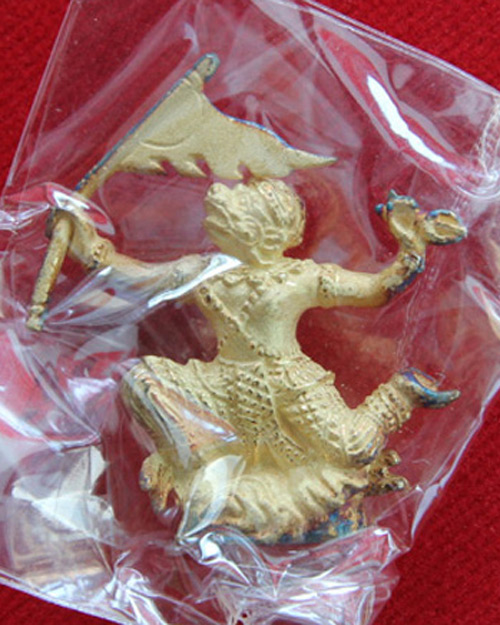 หนุมานเชิญธงลอยองค์  เนื้อทองไมครอน  หลวงพ่อพูล  วัดไผ่ล้อม