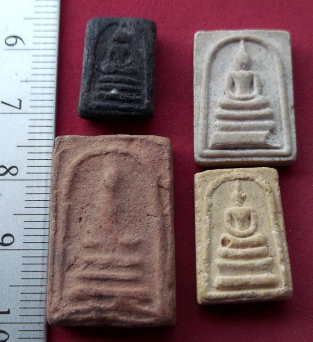 วัดใจเริ่ม 10 บาท กับ พระสมเด็จองค์เล็ก 4 องค์ ..AV97